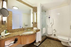 Koupelna v ubytování Adana HiltonSA Hotel