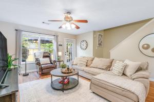 Fotografie z fotogalerie ubytování Tranquil Townhome v destinaci Auburn