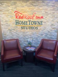 Galeriebild der Unterkunft HomeTowne Studios by Red Roof Prattville in Prattville