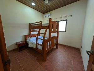 - une chambre avec 2 lits superposés dans l'établissement Casa Pura Vida Copal KiteBeach, à Playa Copel