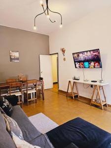 TV a/nebo společenská místnost v ubytování LitStay Paso de los Andes PB