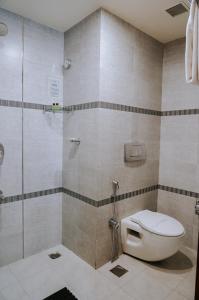 Bagno di Hotel Devaragam by K P Namboodiri's