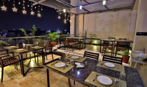 Restaurace v ubytování FabHotel Prime Shree Dev Prime