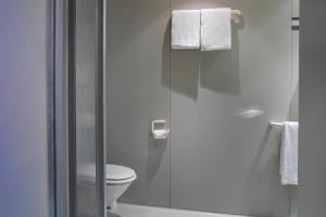 Koupelna v ubytování Roomingtons Lüneburger Heide