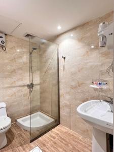 Al Muhaidb Residence Al Maidan tesisinde bir banyo