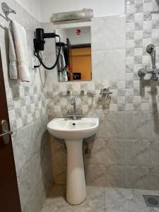 Bilik mandi di Hotel Everest Nepal