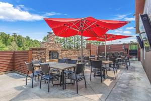 Patio nebo venkovní prostory v ubytování DoubleTree by Hilton Columbus