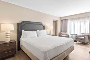 Postel nebo postele na pokoji v ubytování DoubleTree by Hilton Columbus