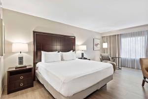 Postel nebo postele na pokoji v ubytování DoubleTree by Hilton Columbus