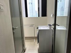 Koupelna v ubytování Deluxe 2 BR Condo in Central Jakarta
