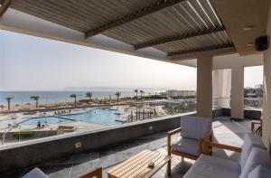 The swimming pool at or close to Matarma Beach Residence