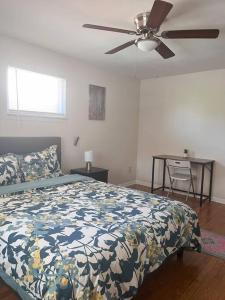 Afbeelding uit fotogalerij van Cozy 2 Bedroom in Cleveland in Cleveland Heights