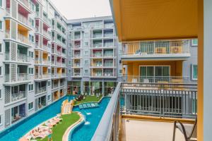 Bazén v ubytování Elite Suites Patong nebo v jeho okolí