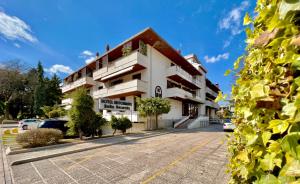 a building on the side of a street at Hotel Bella Venezia in Latisana