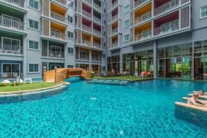 Bazén v ubytování Elite Suites Patong nebo v jeho okolí