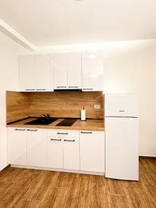Kuchyň nebo kuchyňský kout v ubytování Kiko apartmani LUX