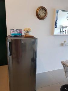 Η κουζίνα ή μικρή κουζίνα στο BLUE DOME (Space) @ Night Market, Cameron. 2R2B