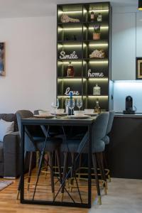 Nova Nexus Apartment的休息区