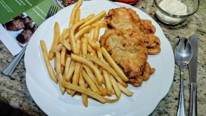 Makanan di atau berdekatan apartmen