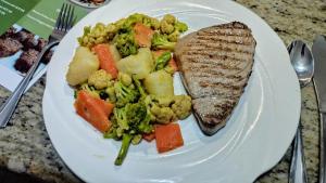 Makanan di atau berdekatan apartmen