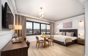 Postel nebo postele na pokoji v ubytování Elan Hotel Istanbul Pera