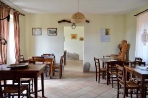 ห้องอาหารหรือที่รับประทานอาหารของ Agriturismo La Contessa Quarter Horse