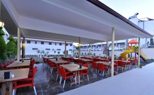 Restoran või mõni muu söögikoht majutusasutuses Erkal Resort Hotel