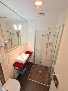 Koupelna v ubytování Hotel Stadt Daun