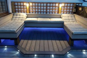 a saunaificialificialificialificialificialificialificialificialificialificialificialificialificial at Seaside Escape - Deganwy Beach Cottage - Sea Views & Golf Course Views in Deganwy