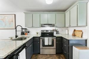Galeriebild der Unterkunft Vancouver Escape, Spacious 3-Bdrm Private Home in Vancouver