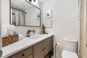 Galeriebild der Unterkunft Vancouver Escape, Spacious 3-Bdrm Private Home in Vancouver