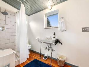 Ένα μπάνιο στο Casa del Sol - Walk to Alberta Arts District +17 φωτογραφίες