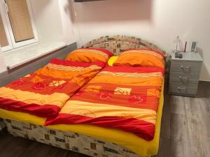 En eller flere senge i et værelse på Meclov