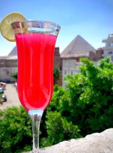 Giza pyramids view homestay italokat is kínál
