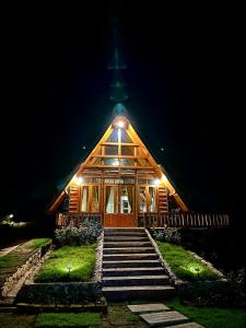 Zahrada ubytování Ban Kaew Mo Ra Glamping & Restaurant
