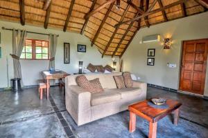 Posezení v ubytování Luxury Kruger Escape