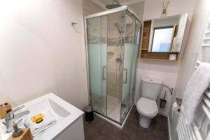 NICE CENTRE-VILLE STUDIO 2 REFAIT A NEUF en etage