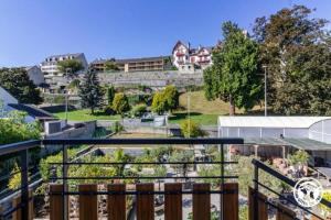 - Balcón con vistas al jardín en Gîte de la Pépinière, en Argelès-Gazost