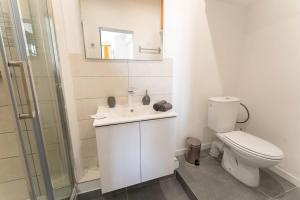 NICE 3 CENTRE-VILLE STUDIO EN ETAGE REFAIT A NEUF