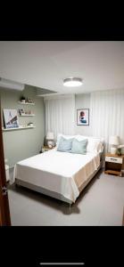 Postel nebo postele na pokoji v ubytování A centrally located apartment