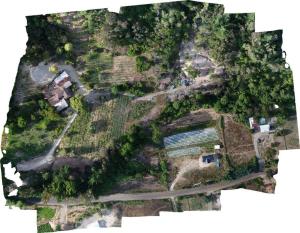 una vista aérea de una casa y una carretera en Guariliwe Ecolodge and Wines, en Coelemu