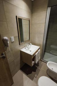 Um banheiro em Fuente Mayor Hotel Terminal