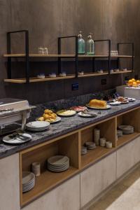 Comida no hotel ou em algum lugar perto