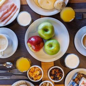 Comida no hotel ou em algum lugar perto