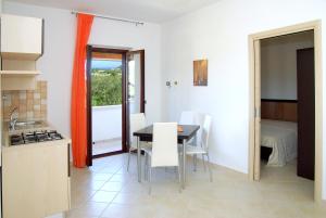A kitchen or kitchenette at Villa La Vigna