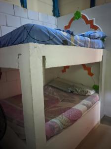 een stapelbed in een kamer bij Comodo Alojamiento en San cipriano in San Cipriano
