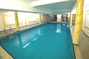 Bazén v ubytování Kapetanios Limassol Hotel nebo v jeho okolí