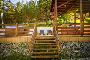 Vonkajšia záhrada v ubytovaní Glamping Pod Gwiazdami