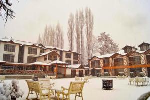 Το Fortune Resort Heevan, Srinagar - Member ITC Hotels' Group τον χειμώνα
