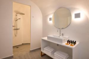Bilik mandi di Palm Island Suites